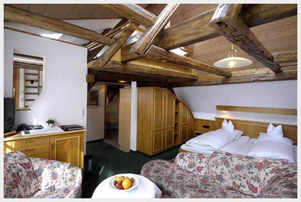 Hotel-Restaurant Ochsen Blaubeuren Ruang foto